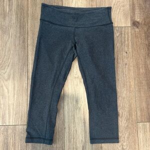 LULULEMON Crop Capri Gray Leggings size 8
